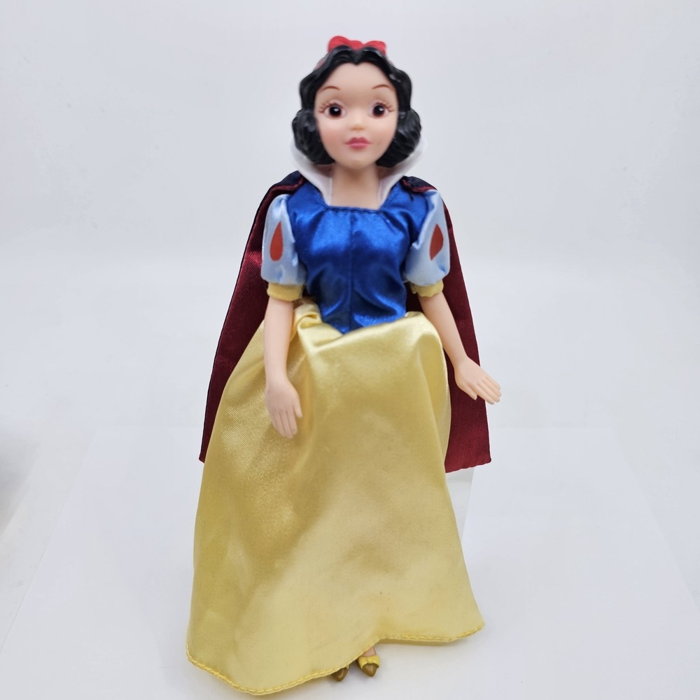 Snow White Applause Disney Princess Collection 9" Doll Vintage